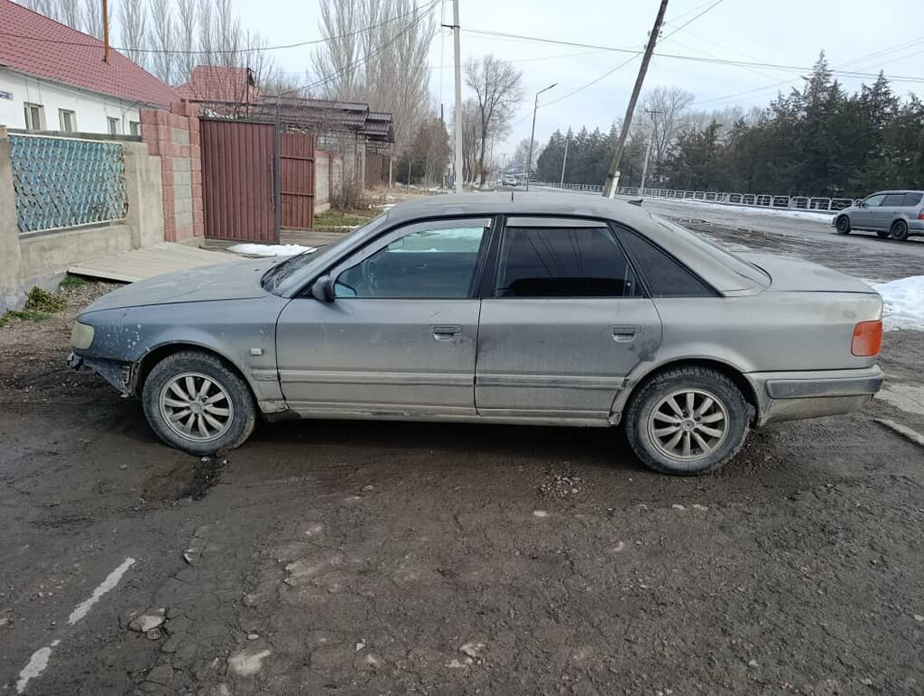 Audi 100