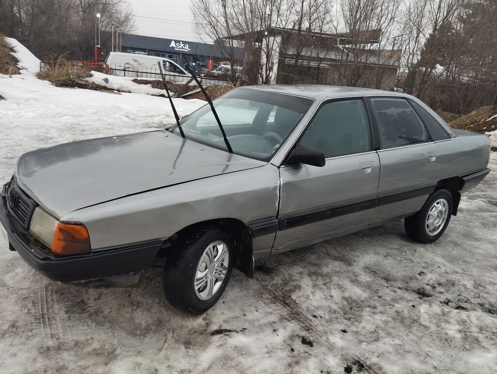 Audi 100
