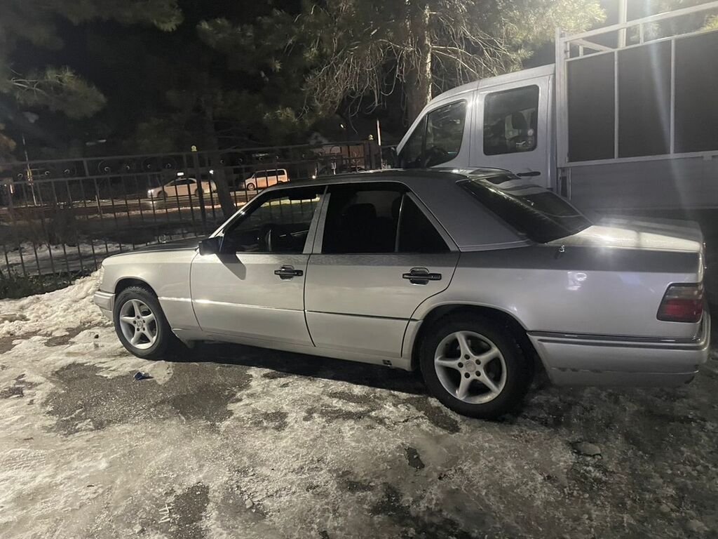 Mercedes-Benz W124