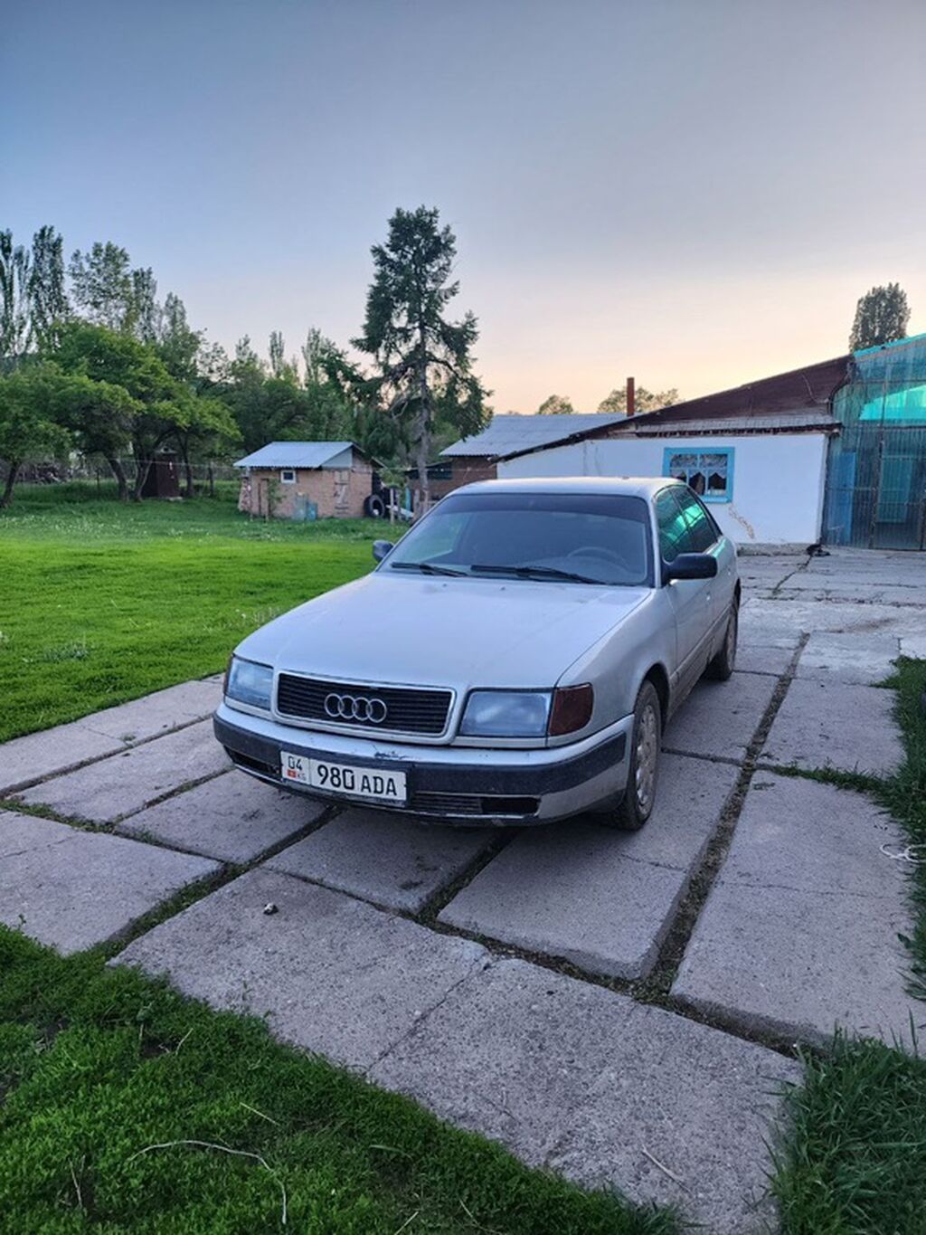 Audi 100