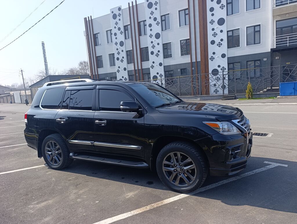 Lexus LX