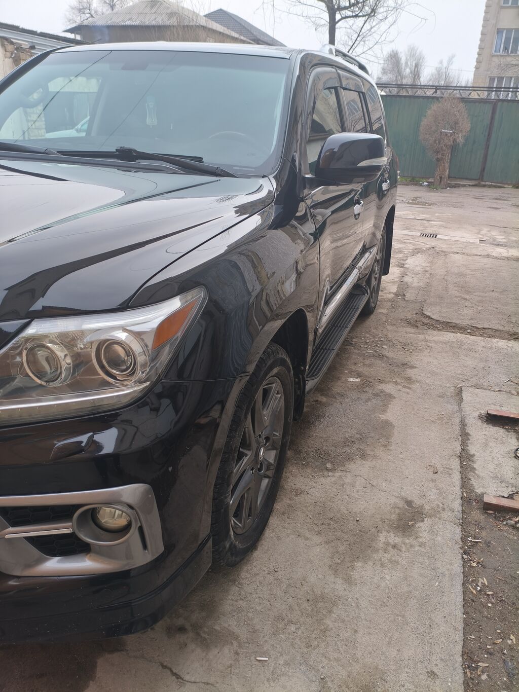 Lexus LX