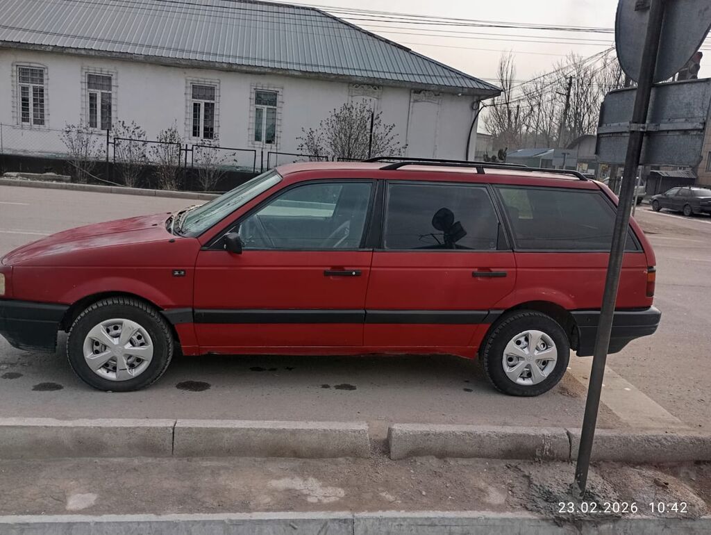 Продаётся универсал красного цвета. Просторный кузов с пятью дверями и