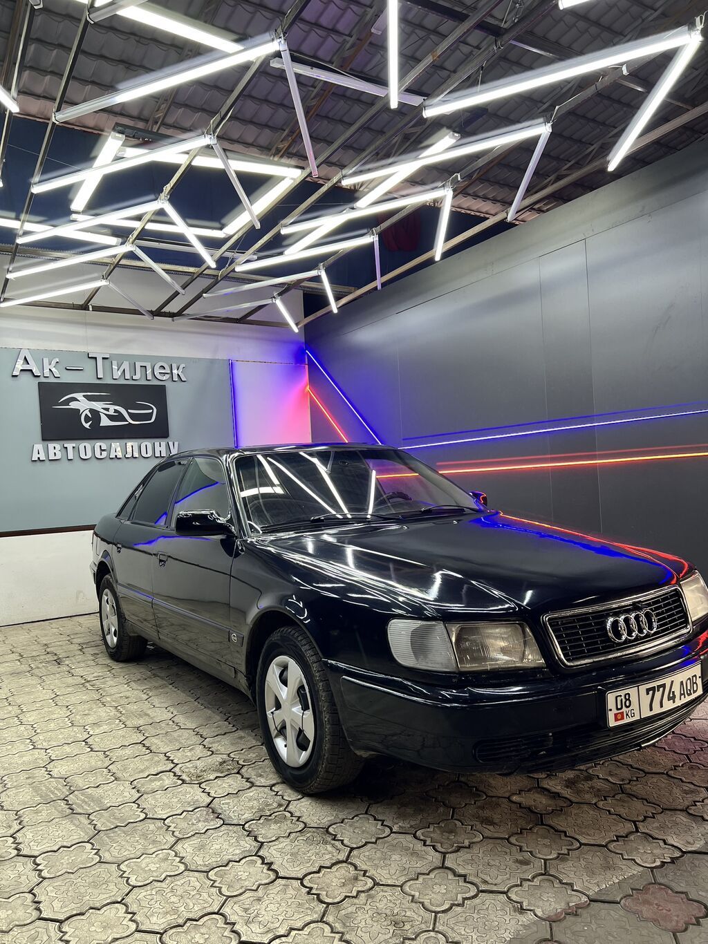 Audi 100