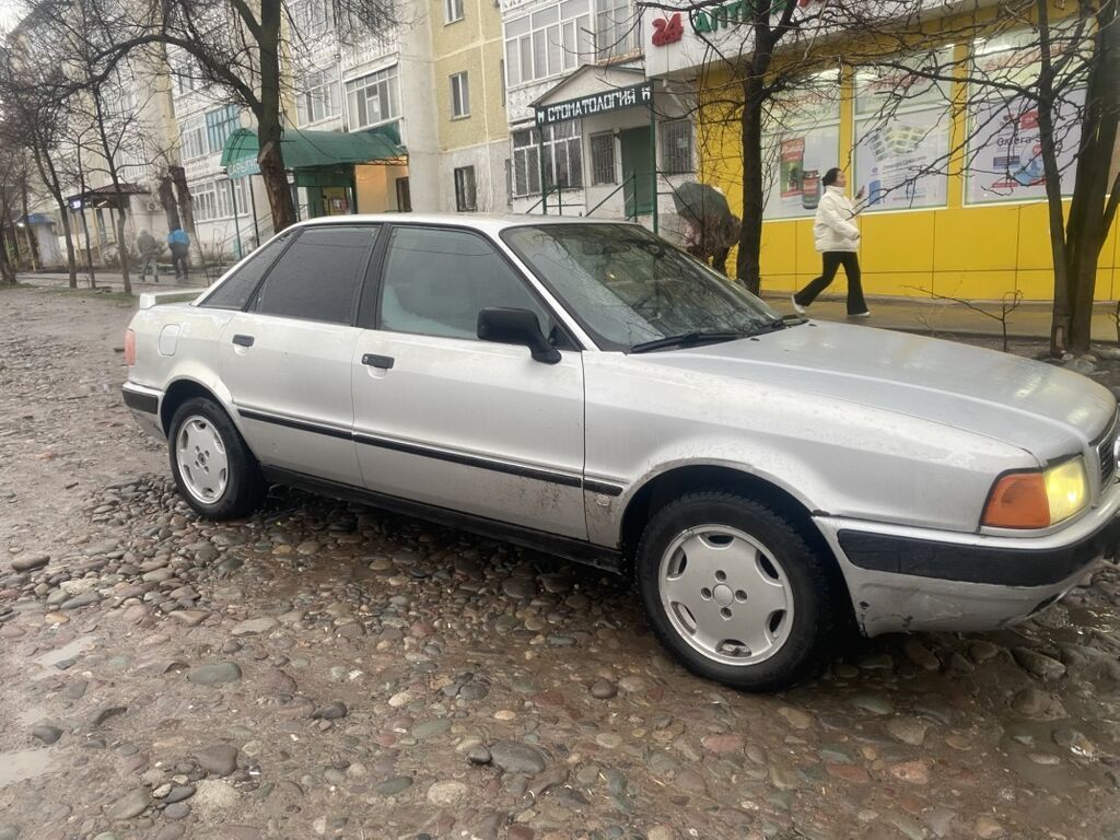 Audi 80