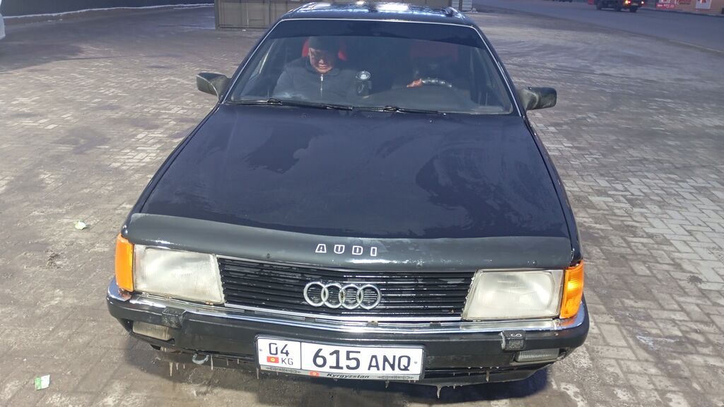 Audi 100