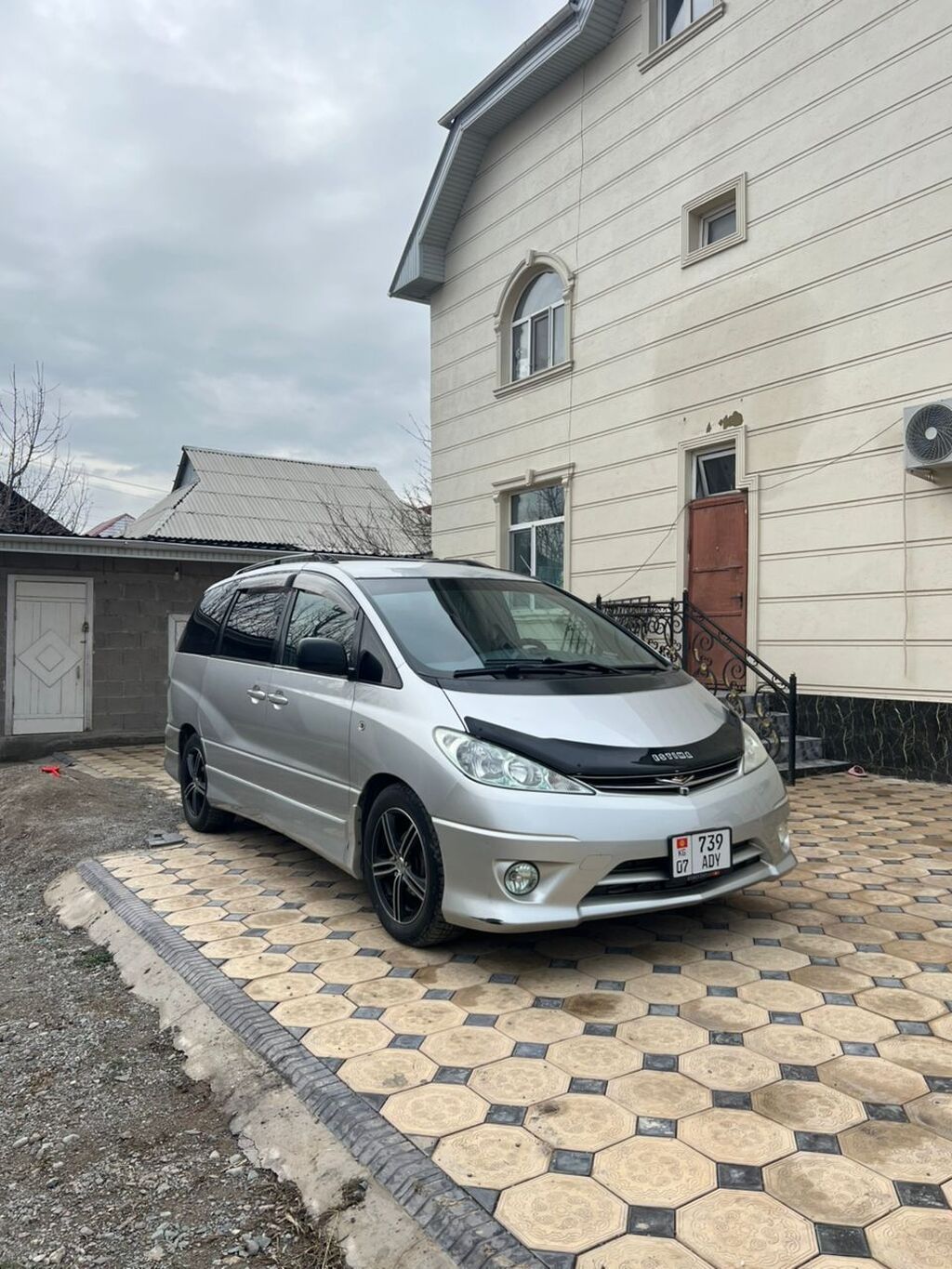 Toyota Estima