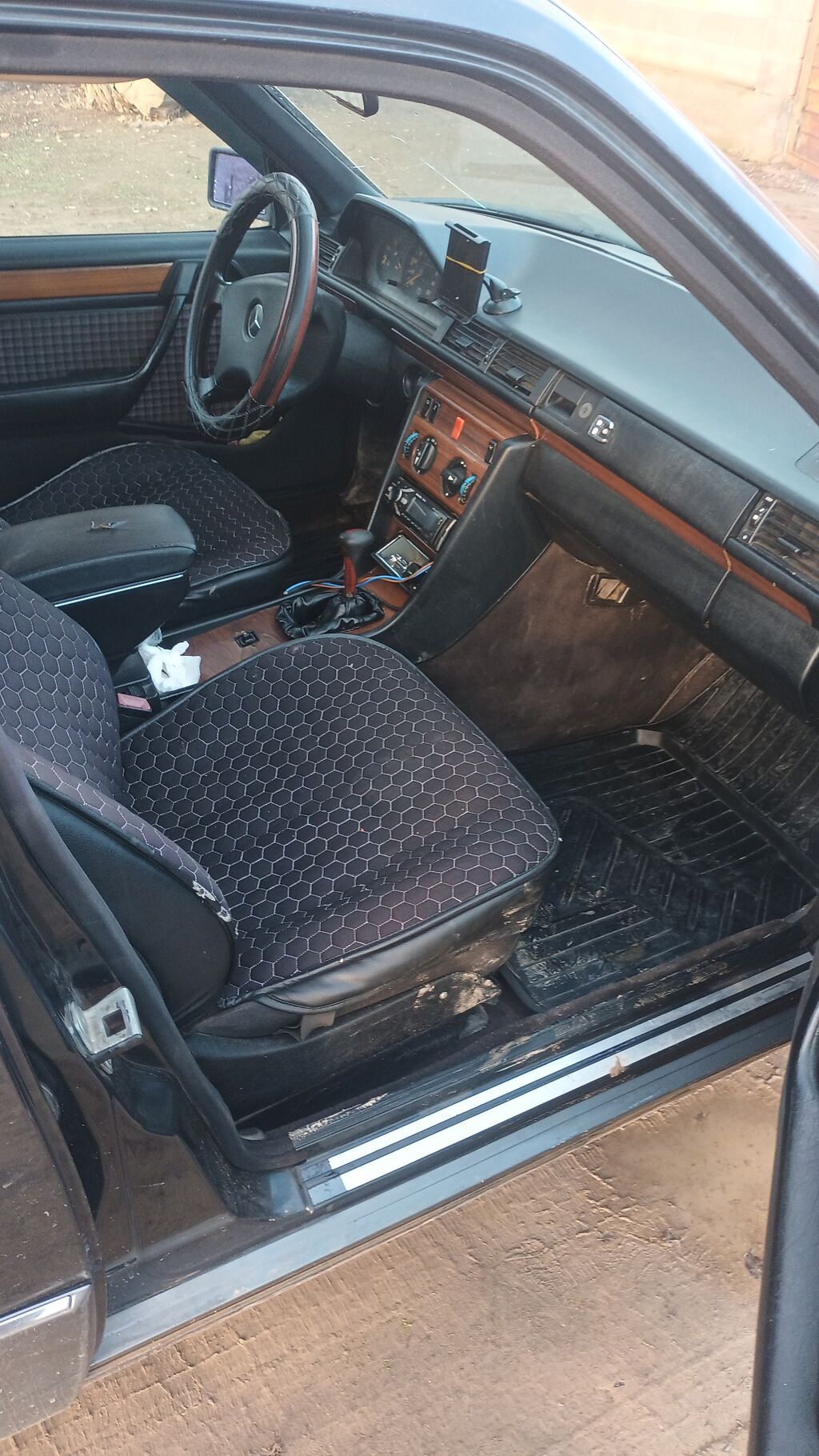 Mercedes-Benz W124
