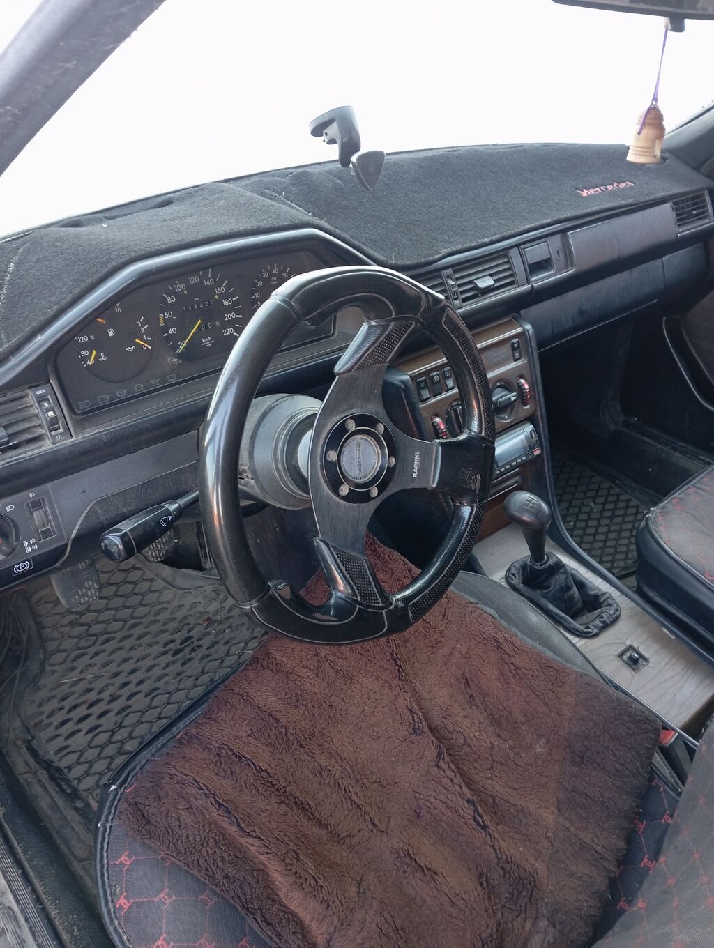Mercedes-Benz W124