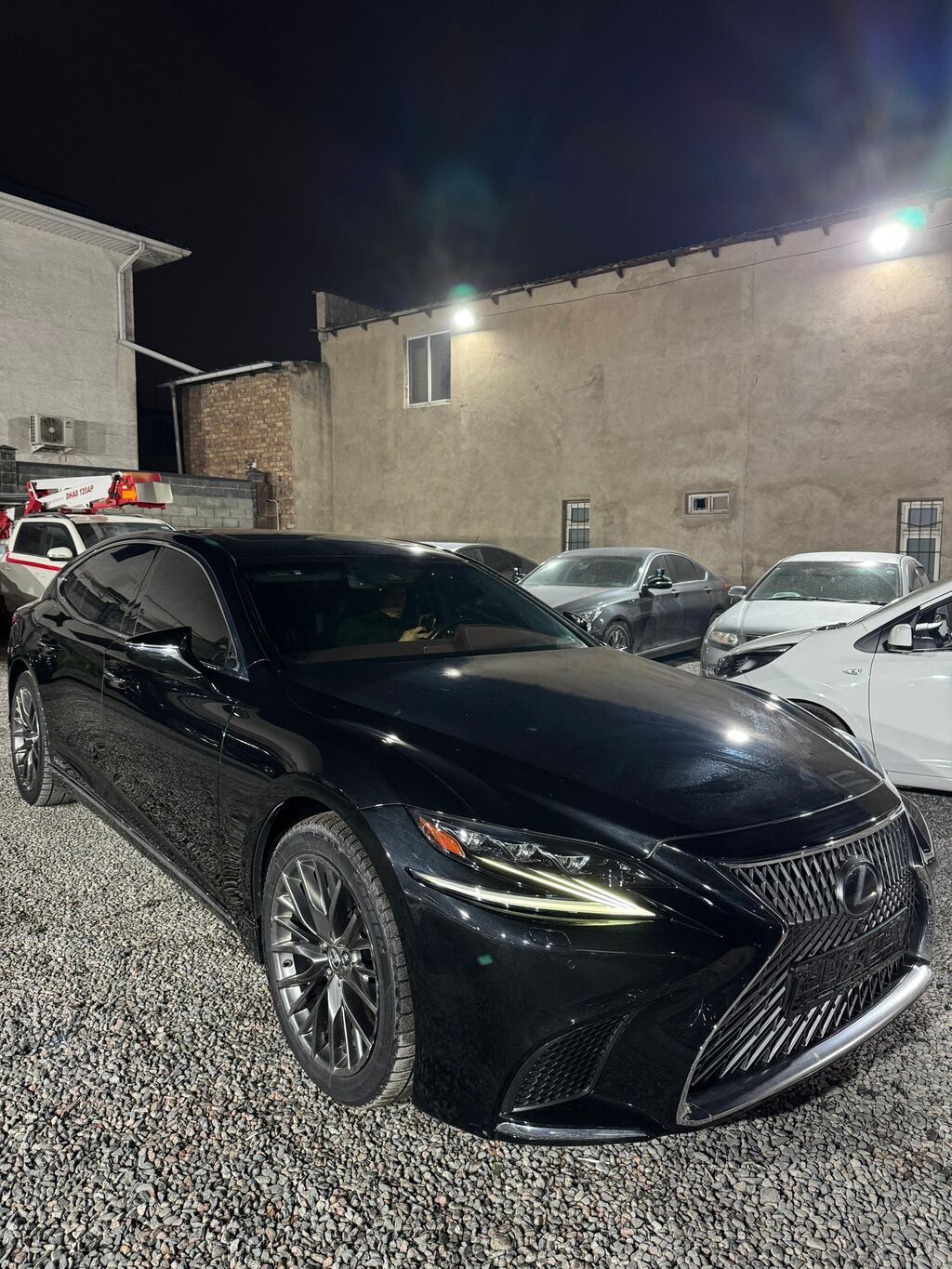 Lexus LS