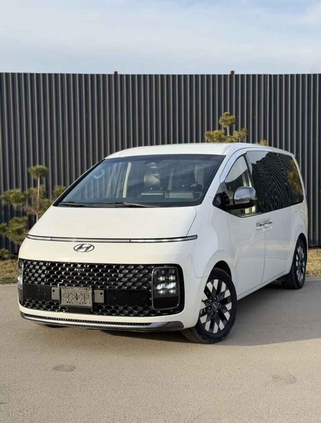 Hyundai Starex
