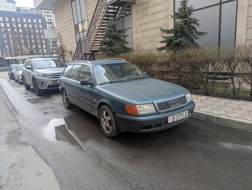 Audi 100