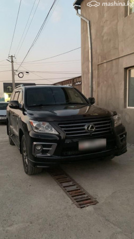 Lexus LX