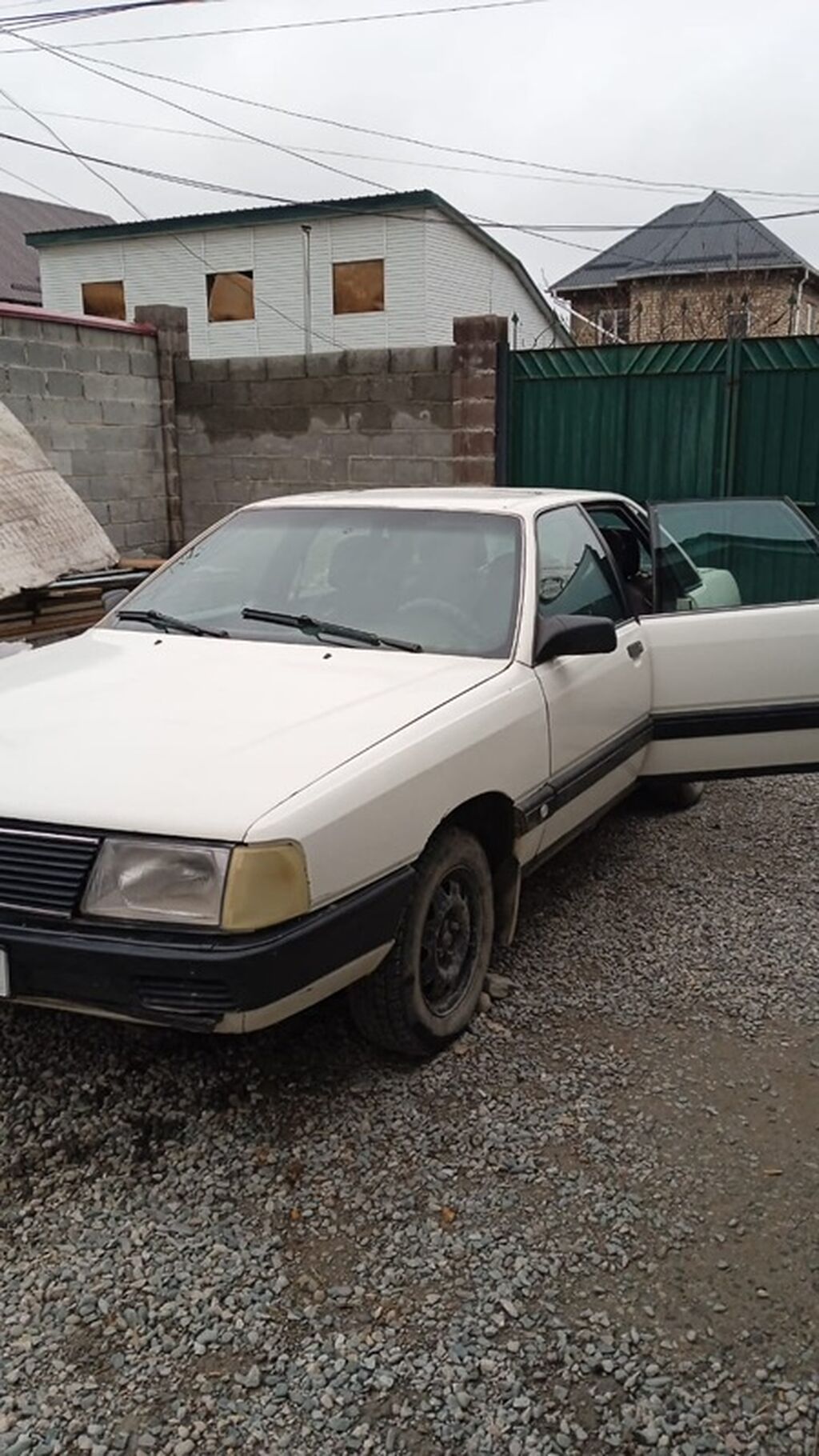 Audi 100