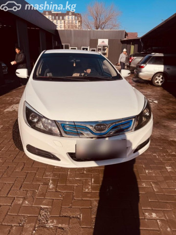 BYD E5