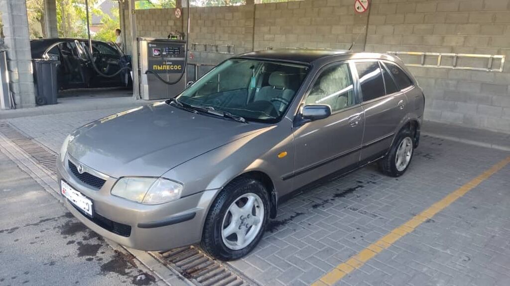 Mazda 323