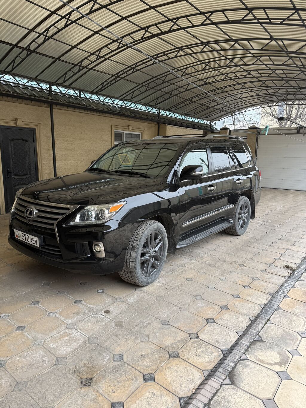 Lexus LX