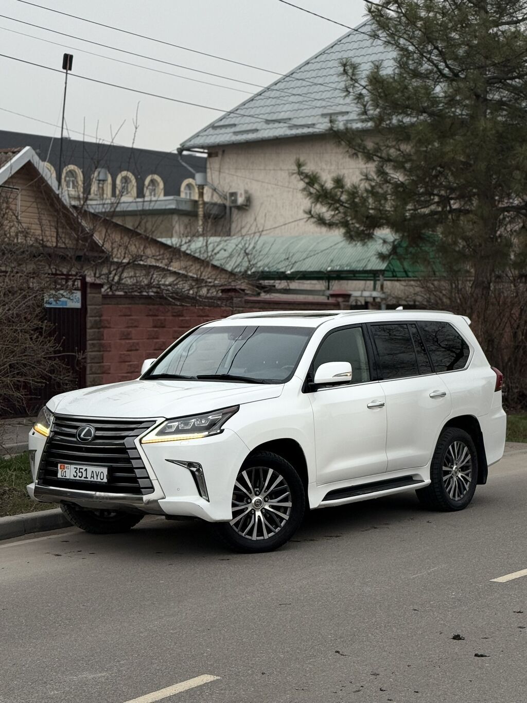 Lexus LX