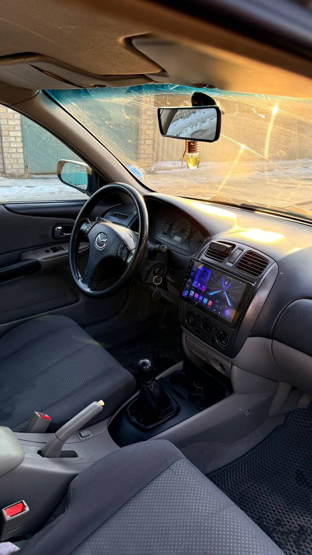 Mazda 323