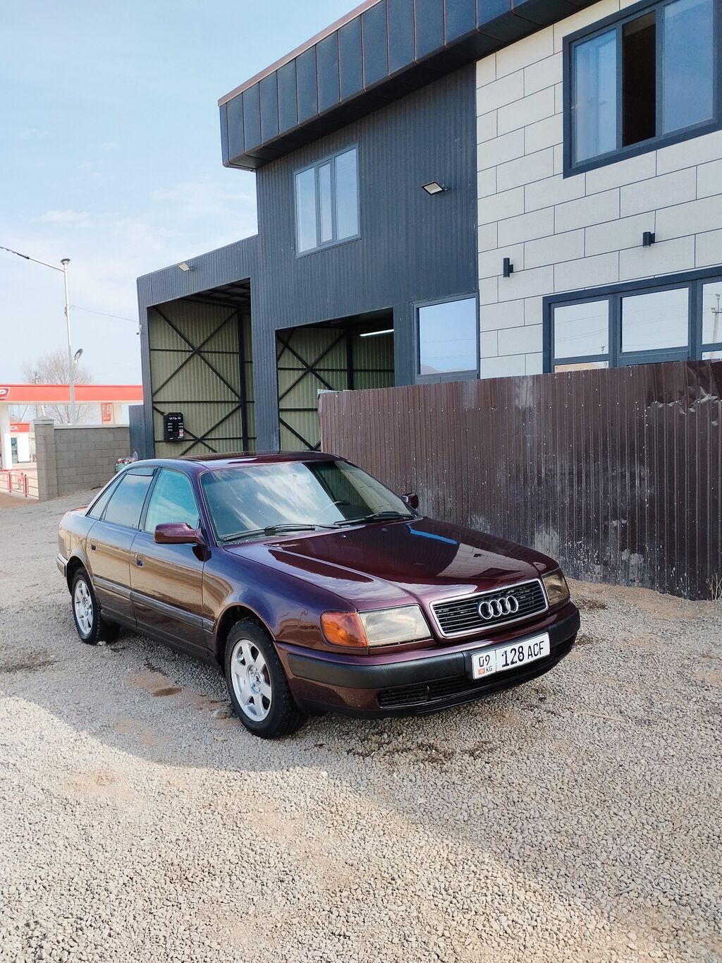 Audi 100