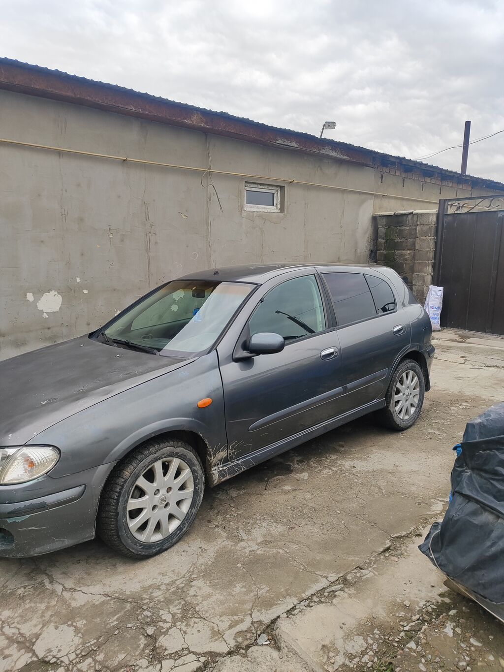 Nissan Almera
