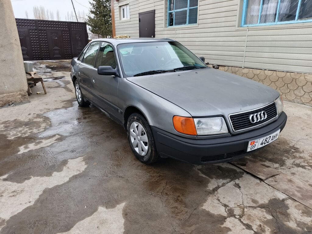 Audi 100