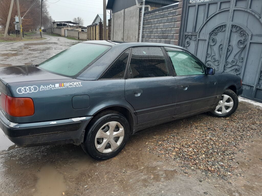 Audi 100