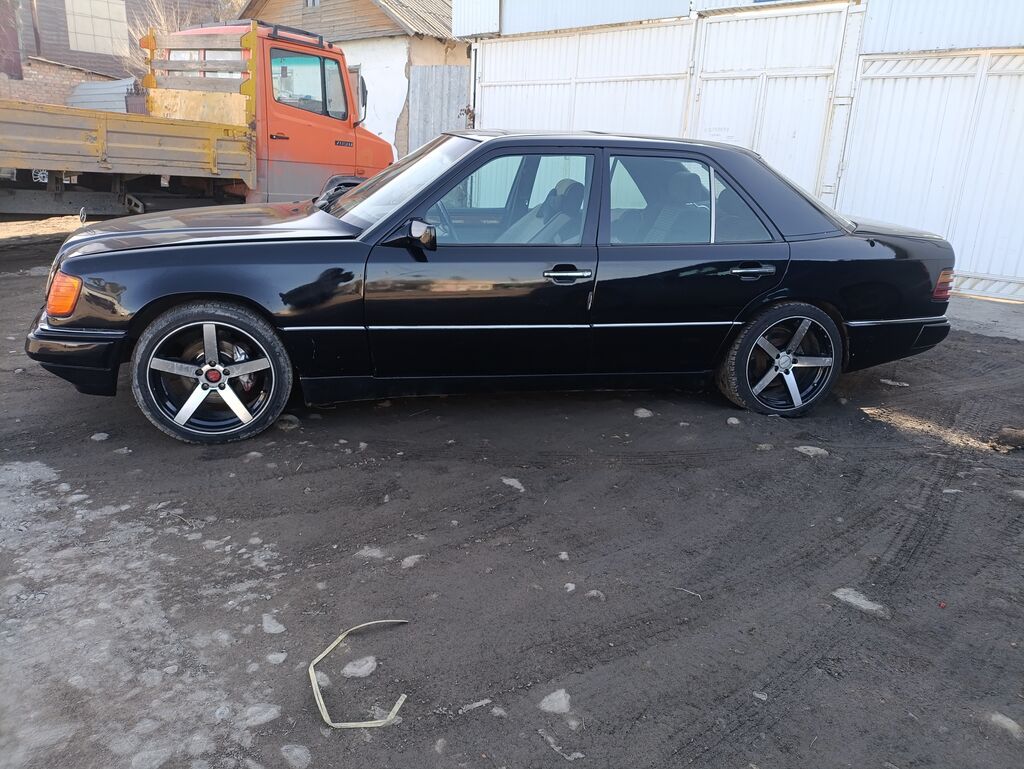 Mercedes-Benz W124