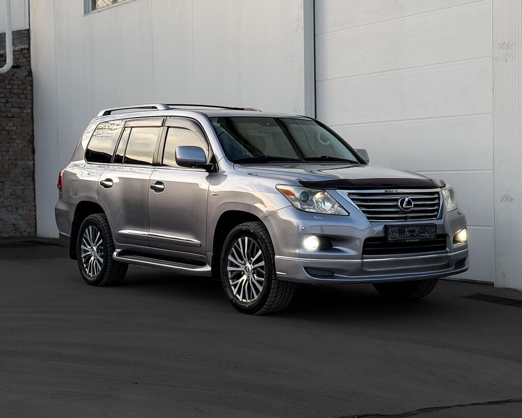 Lexus LX