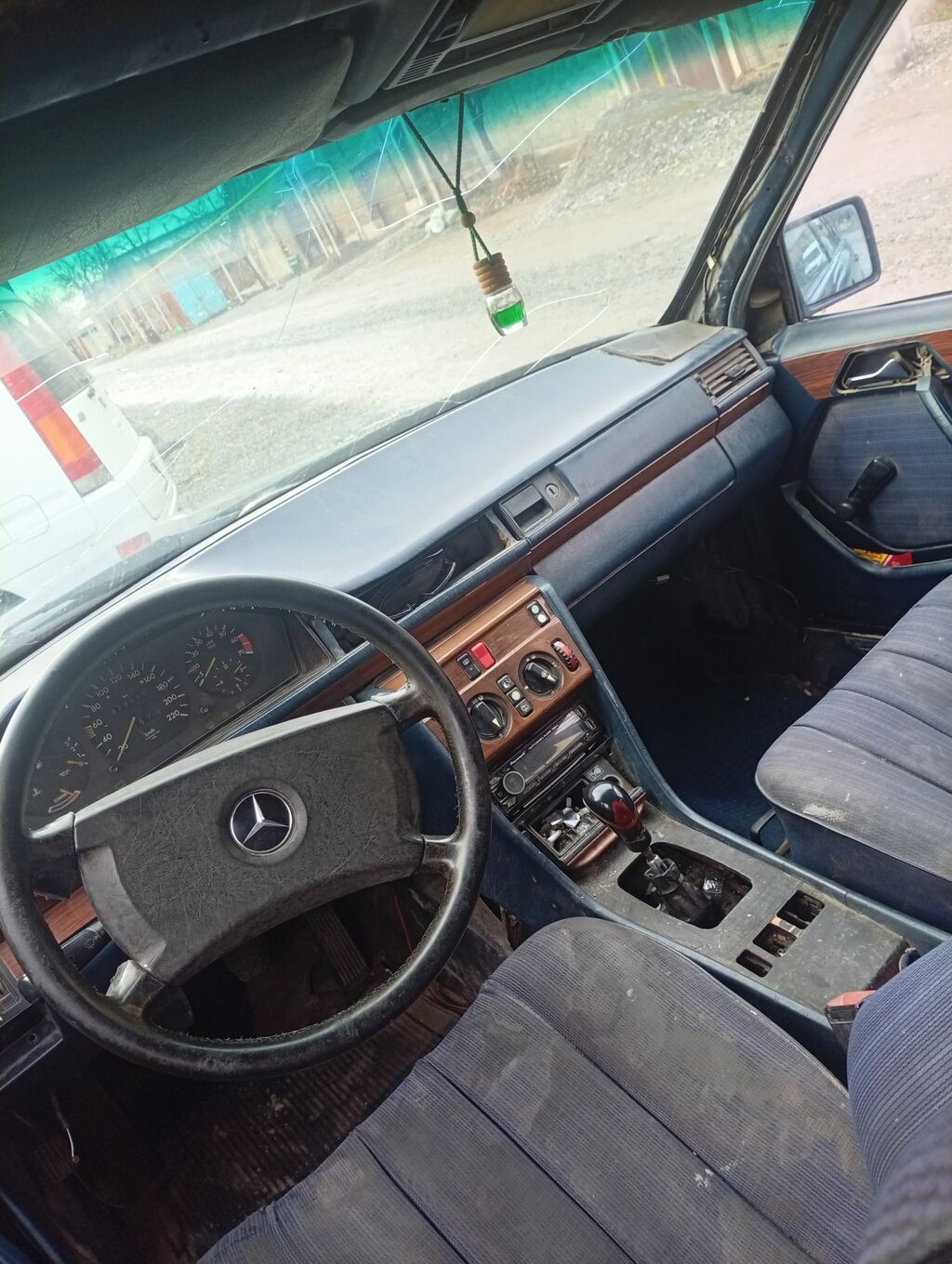 Mercedes-Benz W124