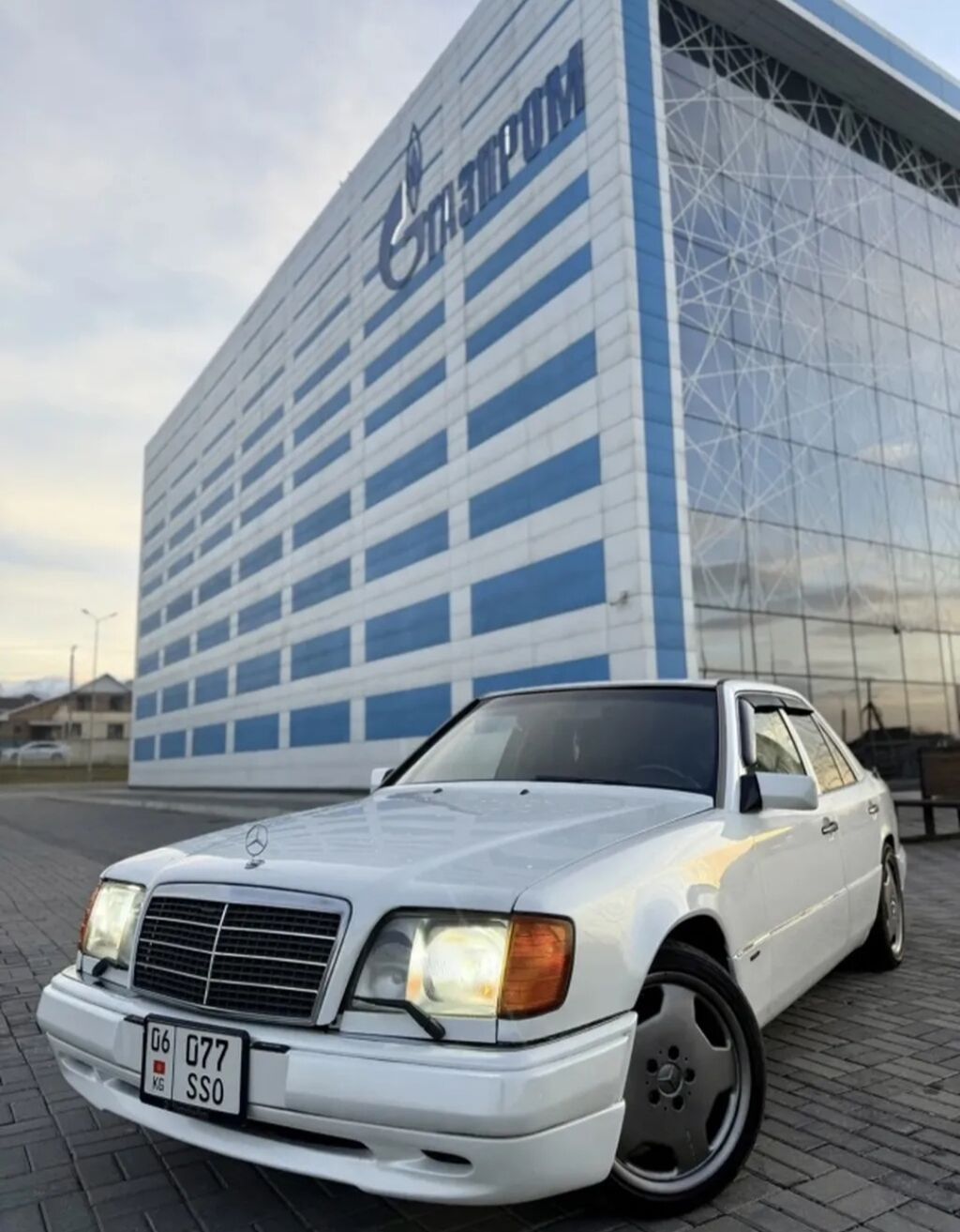 Mercedes-Benz W124