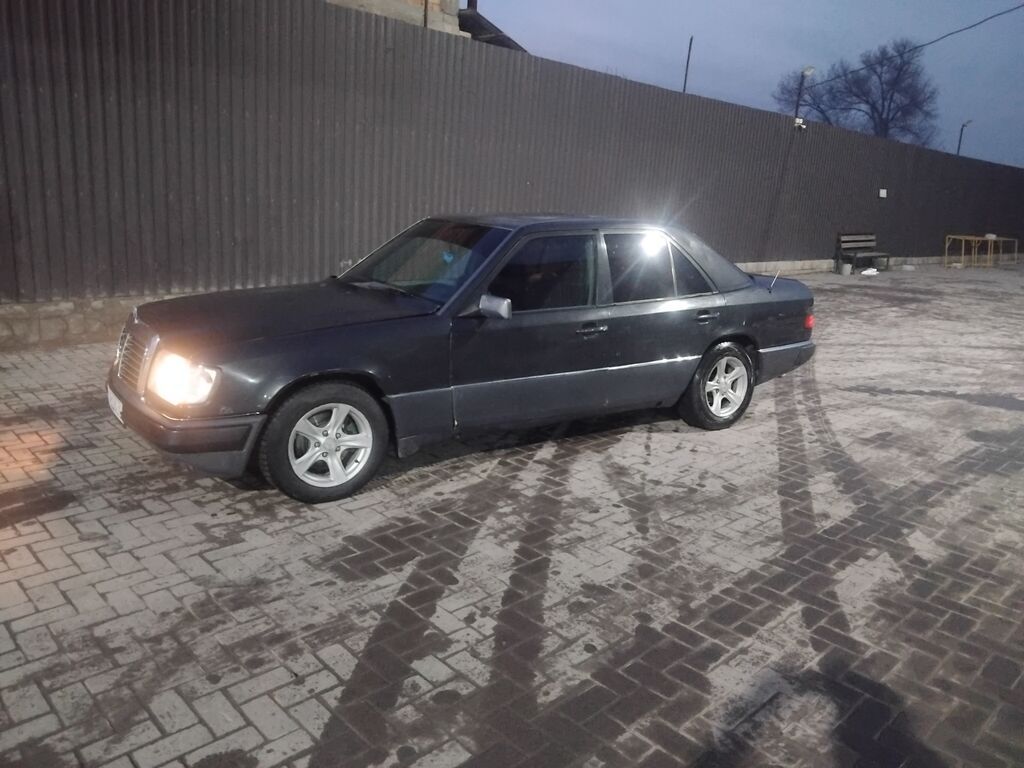 Mercedes-Benz W124