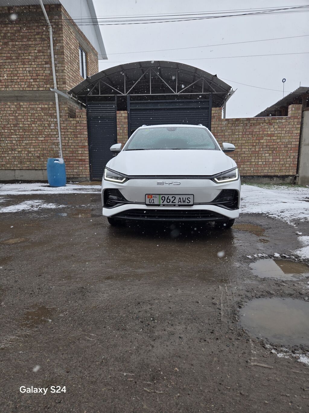 BYD E2