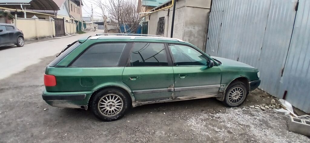 Audi 100