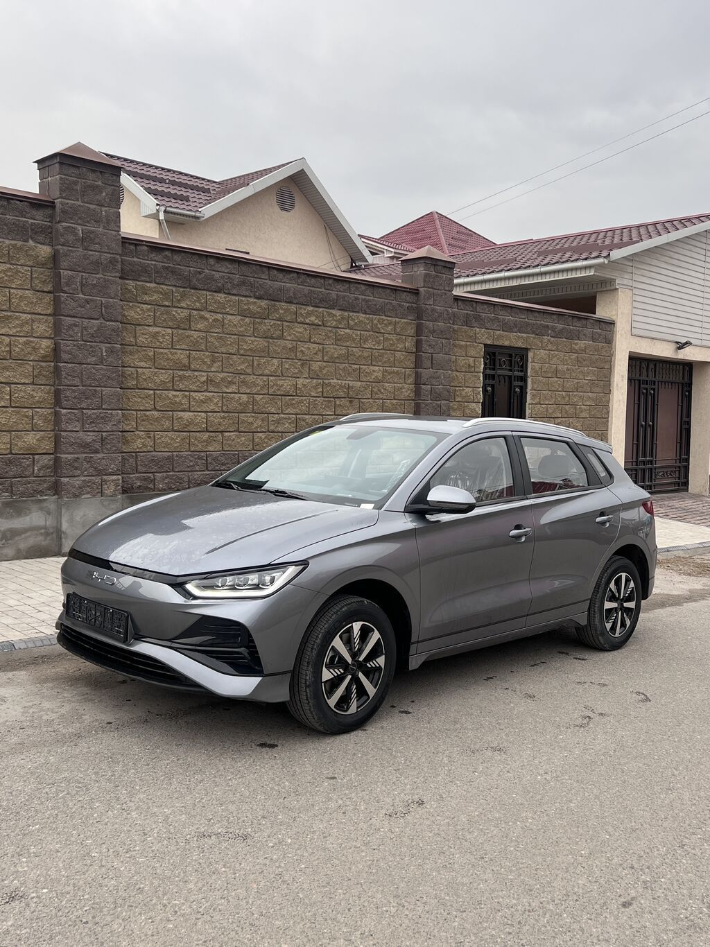 BYD E2