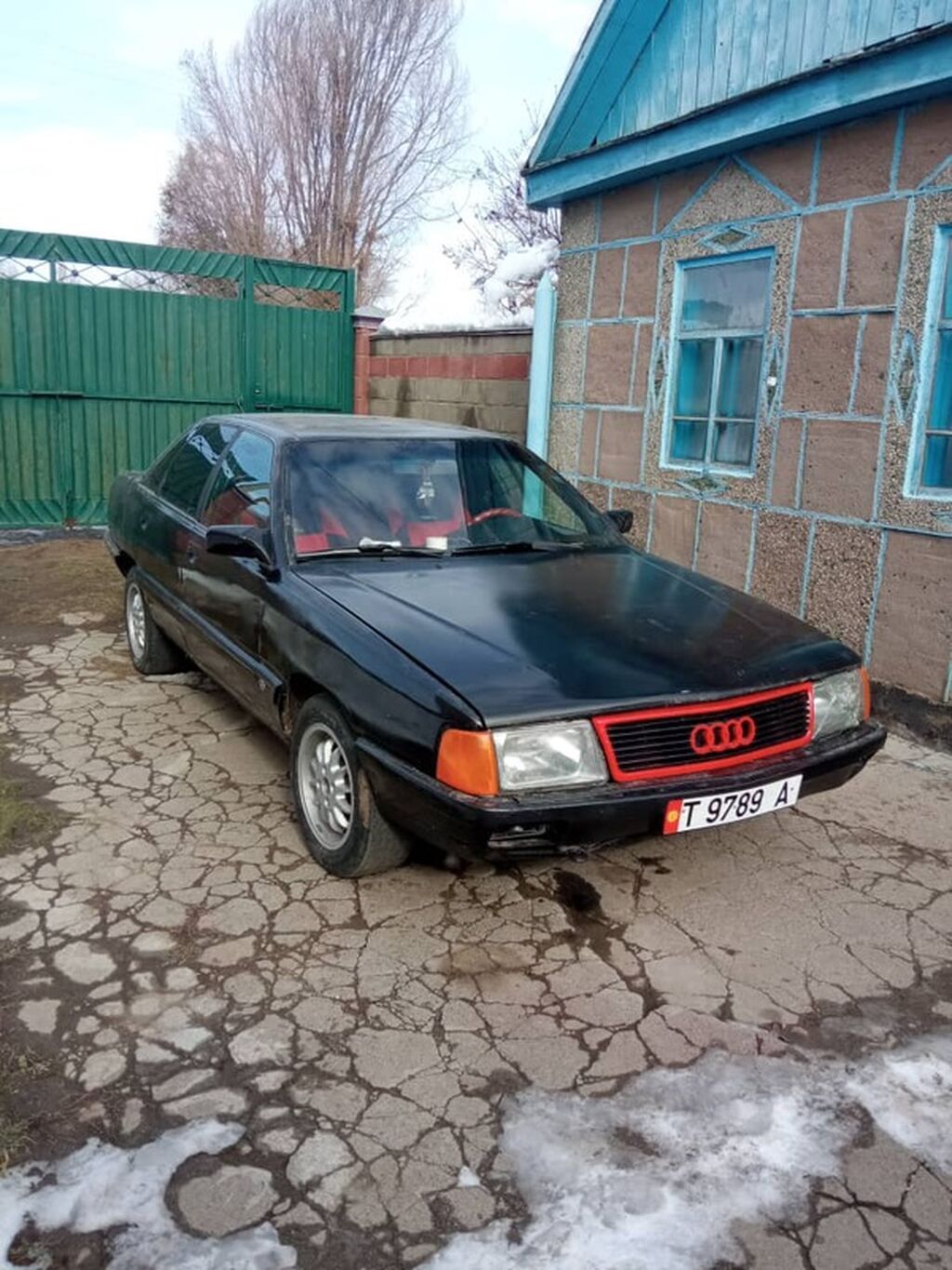 Audi 100