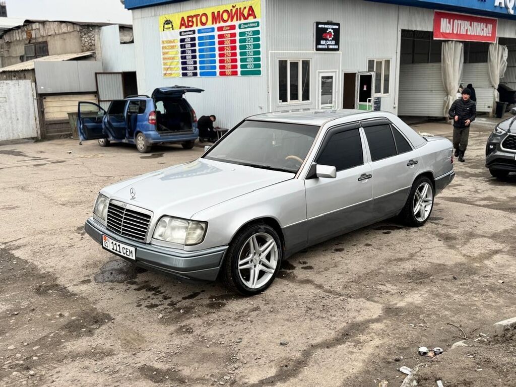 Mercedes-Benz W124