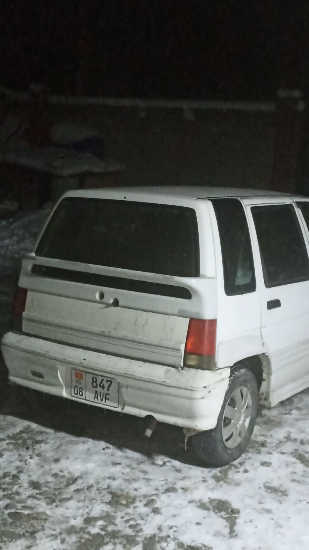 Хэтчбек компактного класса, 5‑дверный, белый цвет. Особенности и