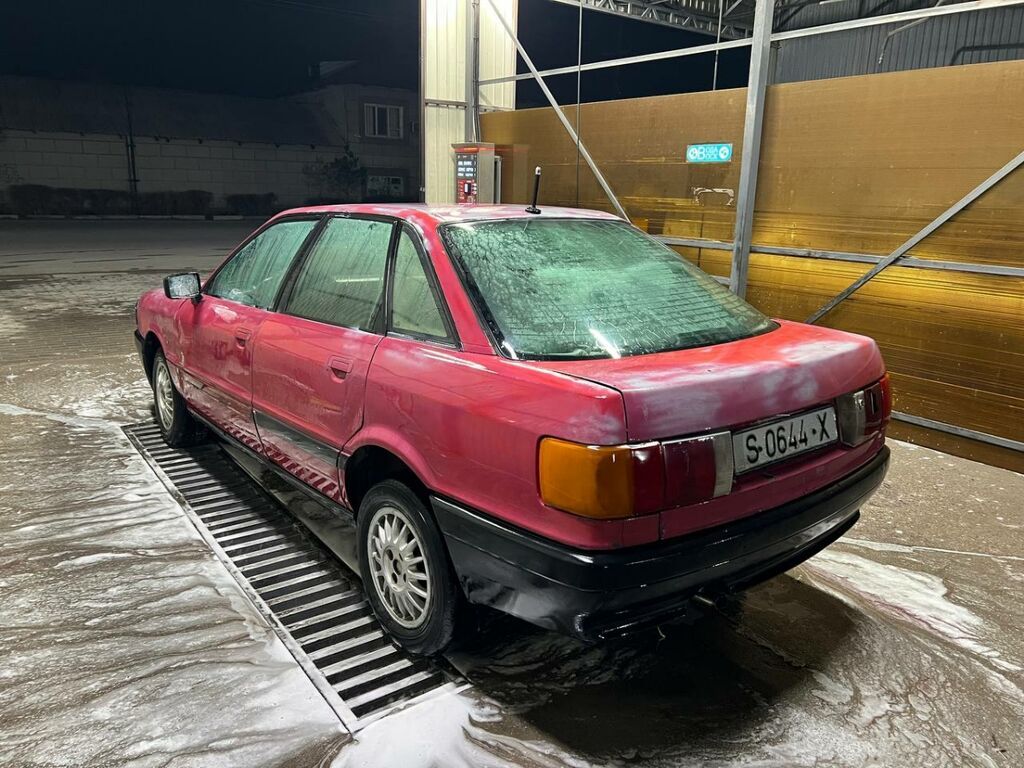 Audi 100