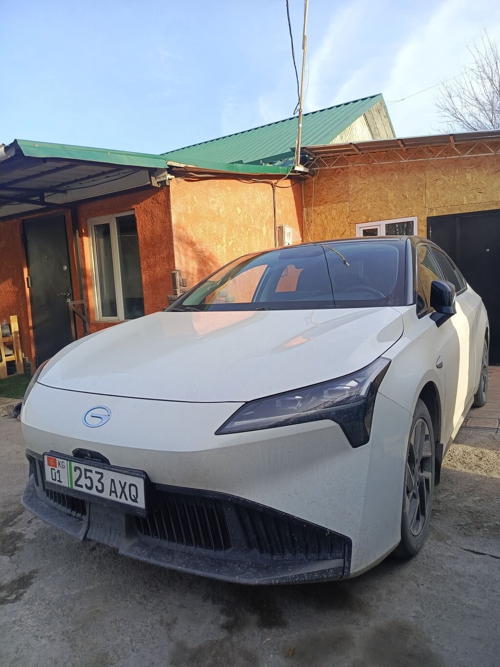 GAC Aion S Plus — электрический седан с современным дизайном и