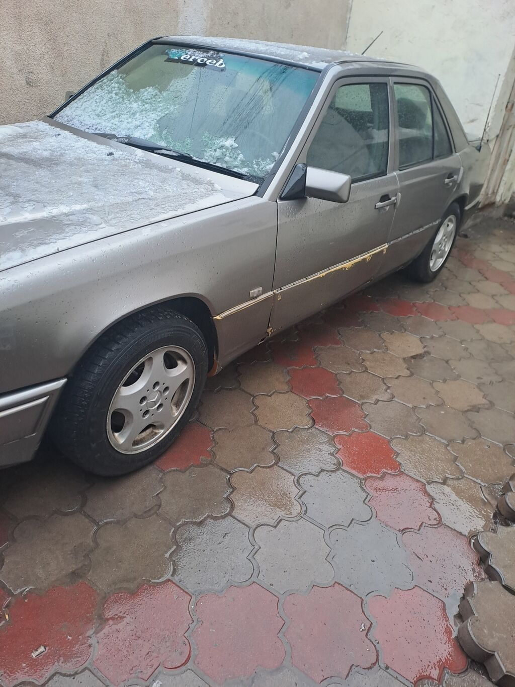 Mercedes-Benz W124