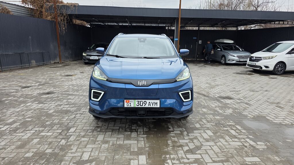 Weltmeister EX5, 2020 г., 109000 км, Передний