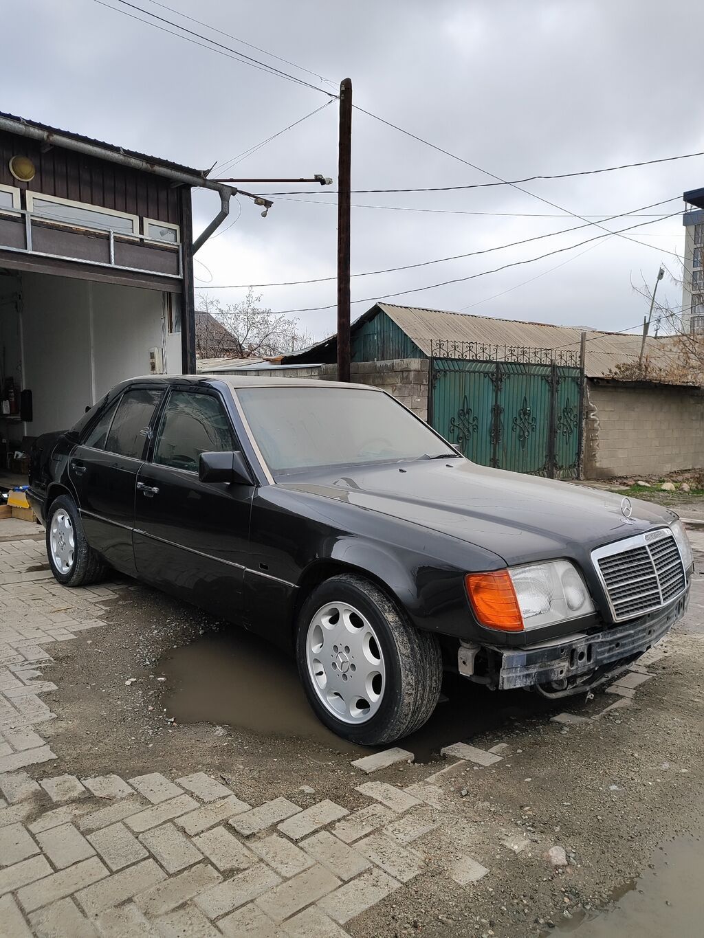 Mercedes-Benz W124