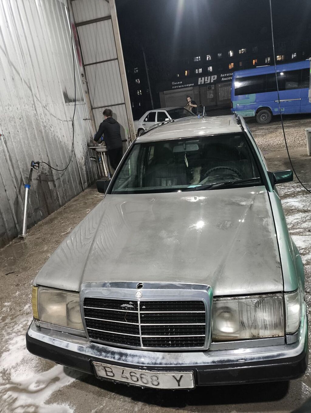 Mercedes-Benz W124