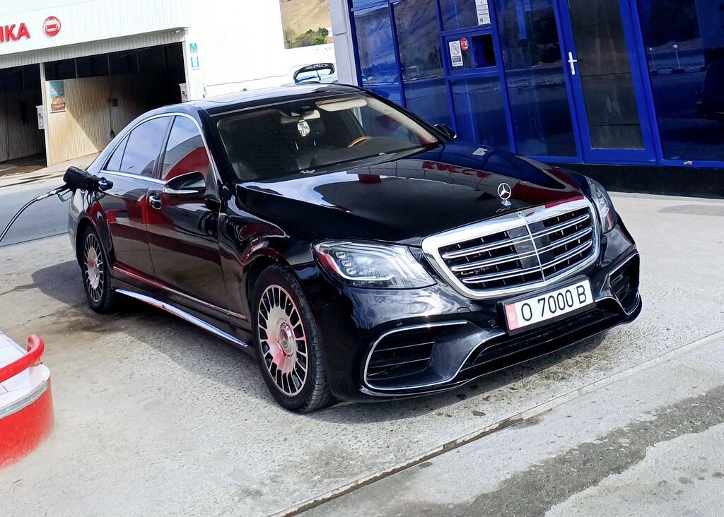 Mercedes-Benz S-Class