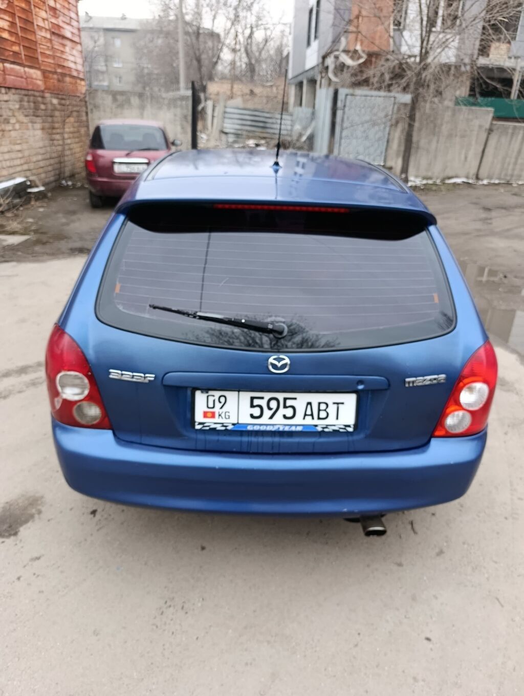 Mazda 323