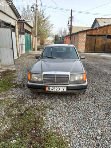 Mercedes-Benz W124