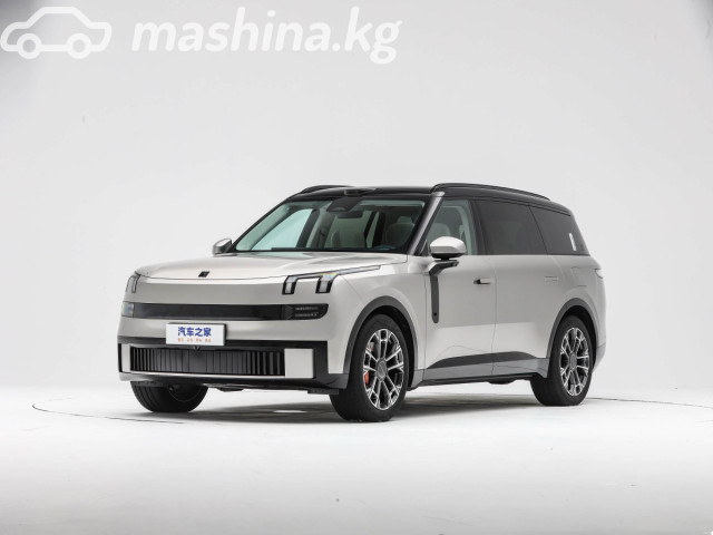 Lynk &amp; Co 900