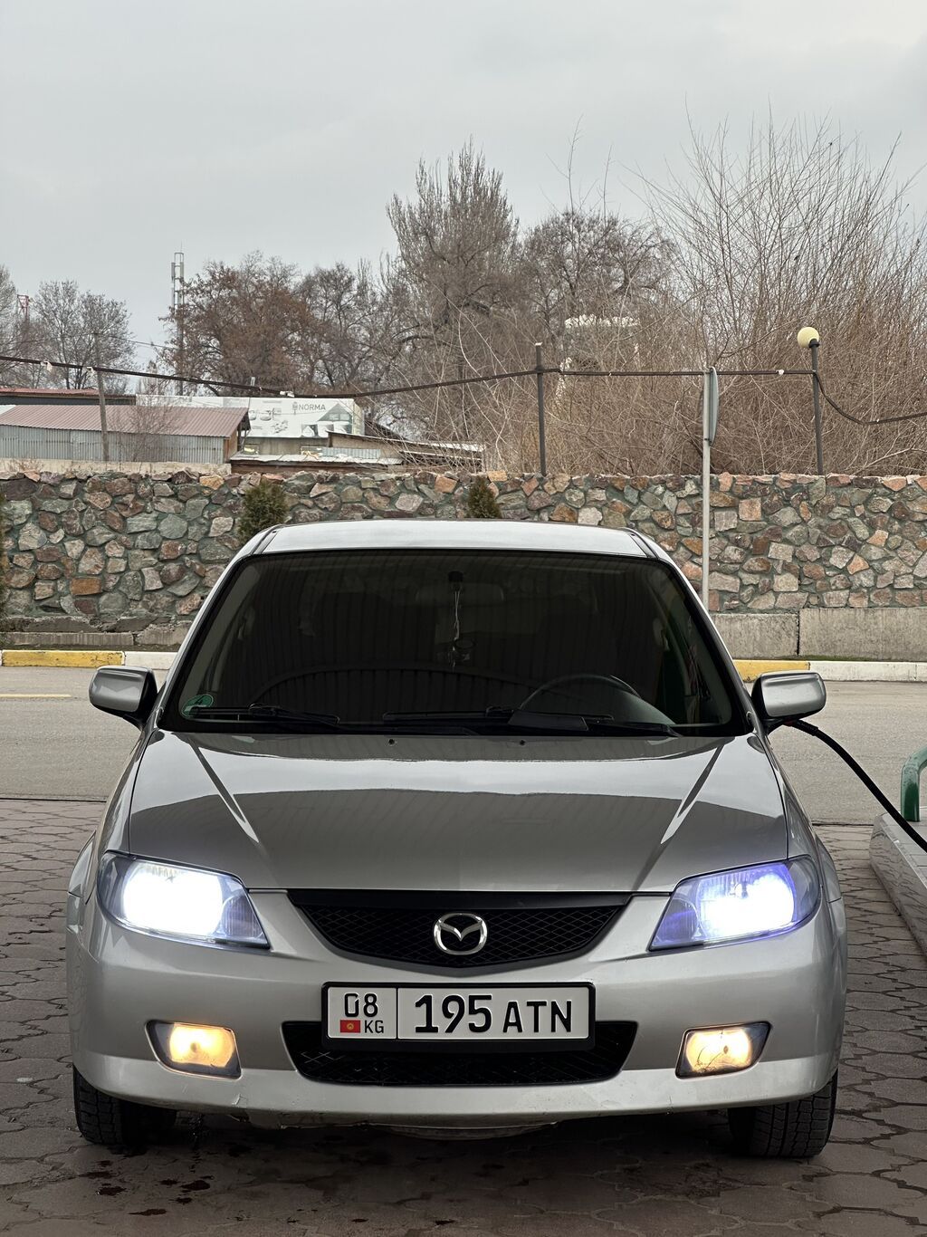Mazda 323