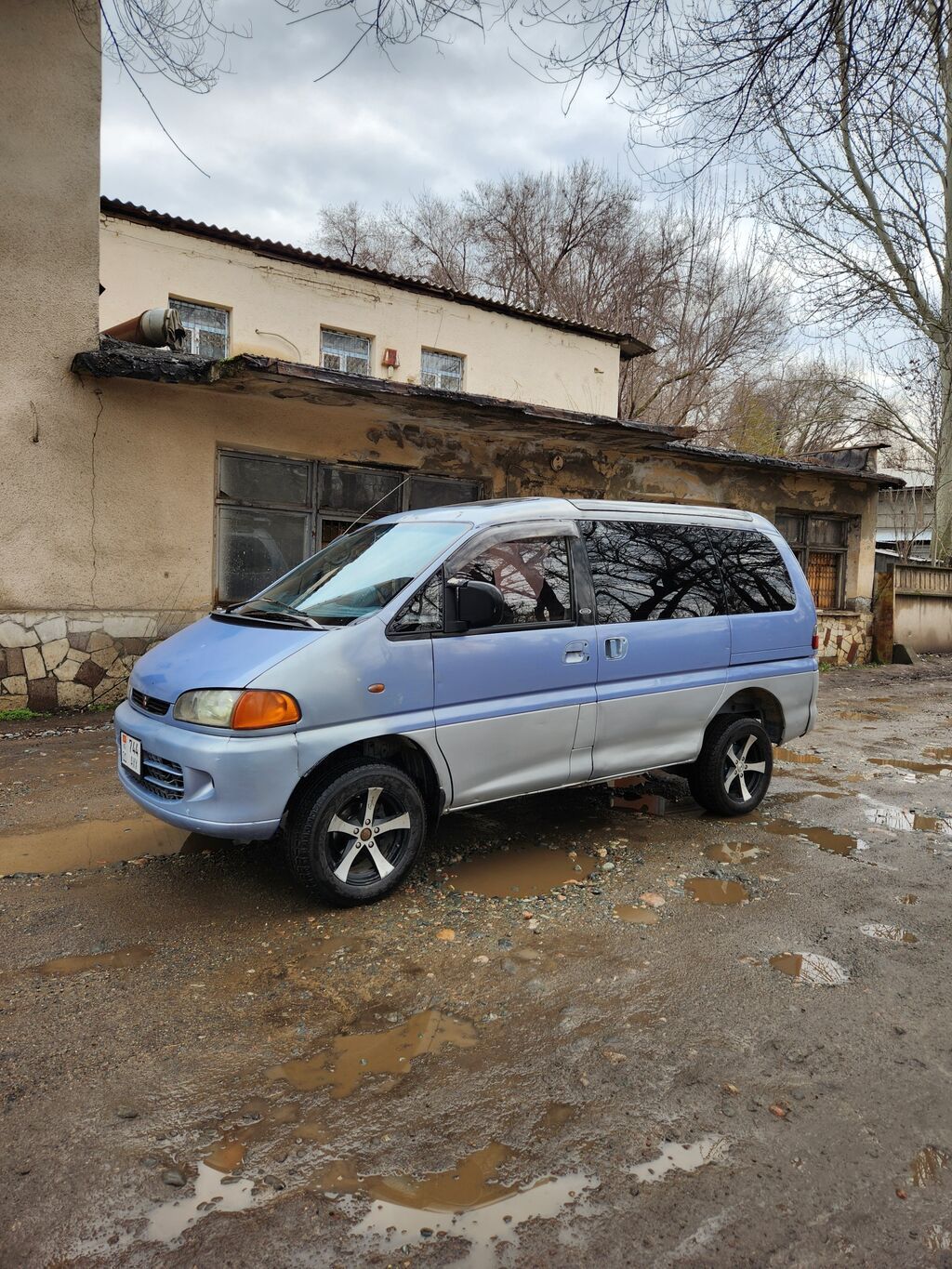Mitsubishi Delica